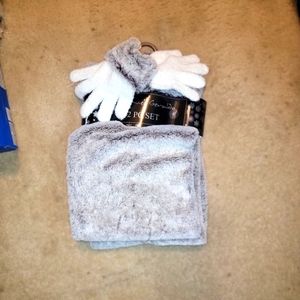 Lofty Faux Fur Loop Plush Glove with Faux Fur Cuff